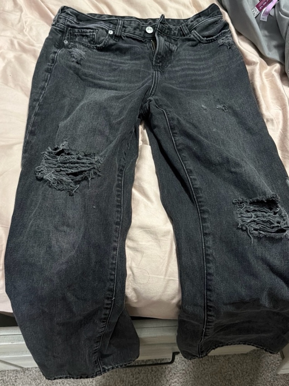 Express Women's Black Distressed Relaxed Jeans